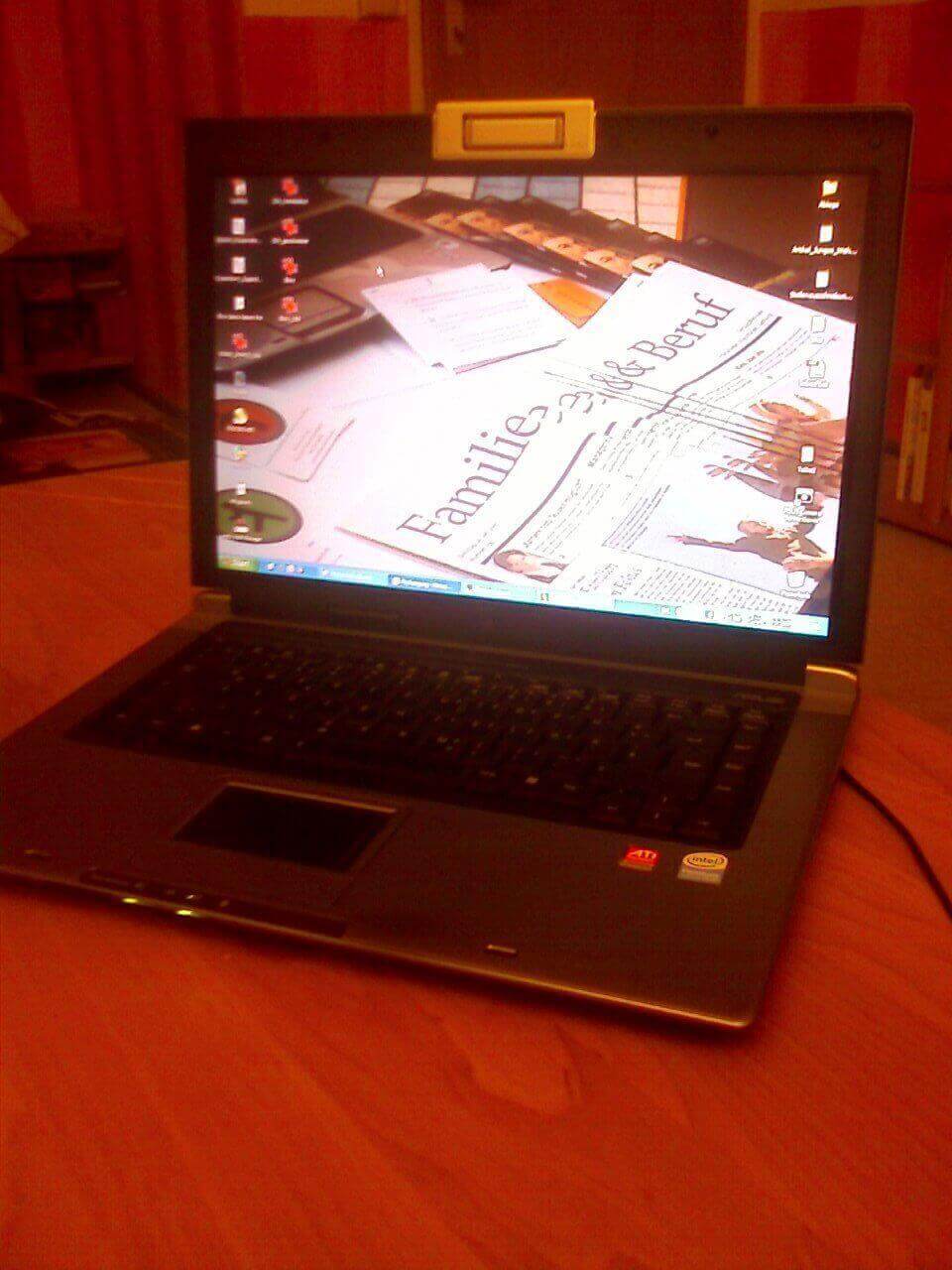 Laptop Computer Vereinbarkeit (c) familienfreund.de