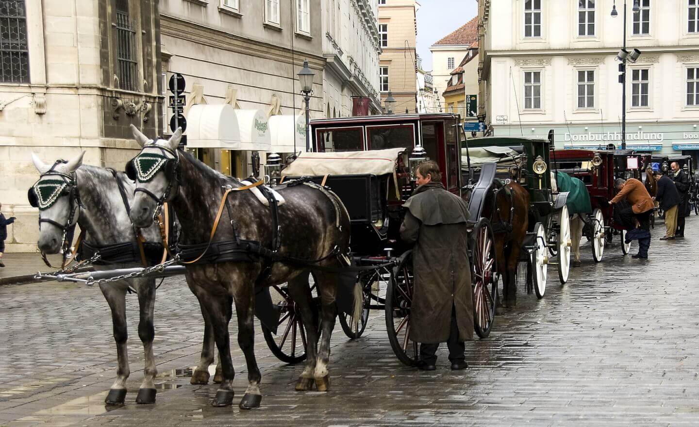 Familienkutsche unterstützt Beschäftigte bei der Vereinbarkeit von Beruf und Familie (c) Hans-Joachim Gross - Fotolia.com